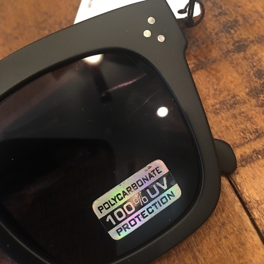 SUNGLASSES - Picture 5 of 5